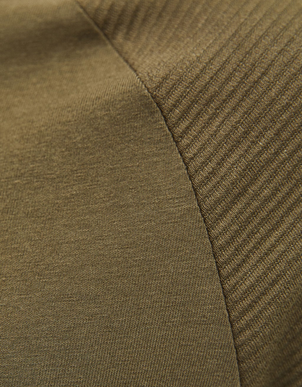 Raglan sleeve T-shirt - obrazek 5